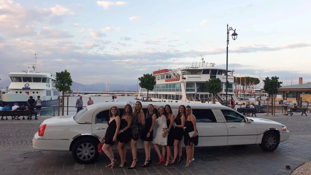 nubilato in limousine sorpresa